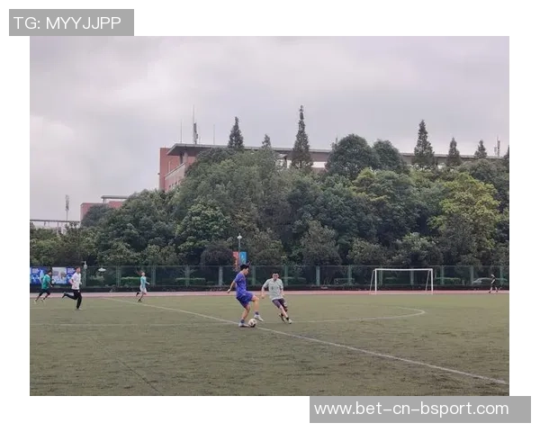 大学足球社：团结拼搏的青春舞台，展现梦想与激情的足球之旅